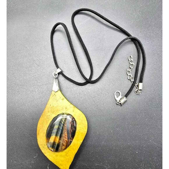 Yellow Green Leaf-Shaped Pendant Necklace With Tigers Eye Stone Black Cord CT701 - Picture 1 of 10